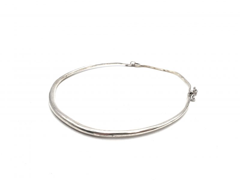 Cliquez sur la vignette pour agrandir et survolez la photo pour zoomer Torques chinois de la Minorité Miao - 1 rang - fin 4