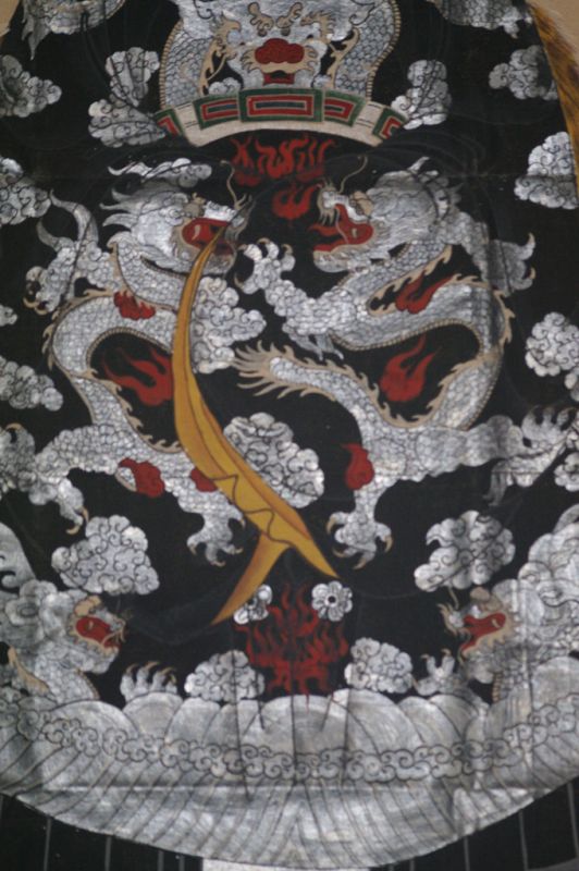 Cliquez sur la vignette pour agrandir et survolez la photo pour zoomer Très Grand Portrait d'ancêtres chinois - Majestueux - Impératrice - Noir 4