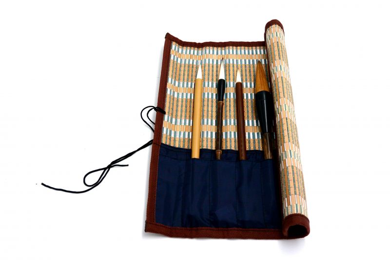 Cliquez sur la vignette pour agrandir et survolez la photo pour zoomer Trousse pour pinceaux - Idéal pour le transport 2