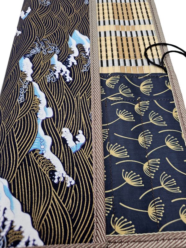 Cliquez sur la vignette pour agrandir et survolez la photo pour zoomer Trousse pour pinceaux - Idéal pour le transport - La Grande Vague de Kanagawa 2