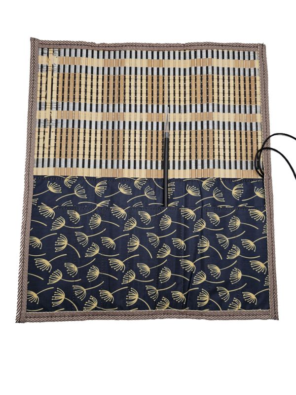 Cliquez sur la vignette pour agrandir et survolez la photo pour zoomer Trousse pour pinceaux - Idéal pour le transport - Les caractères chinois 4