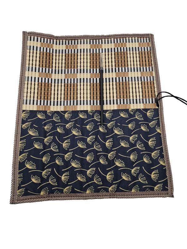 Cliquez sur la vignette pour agrandir et survolez la photo pour zoomer Trousse pour pinceaux - Idéal pour le transport - Les nuages 5