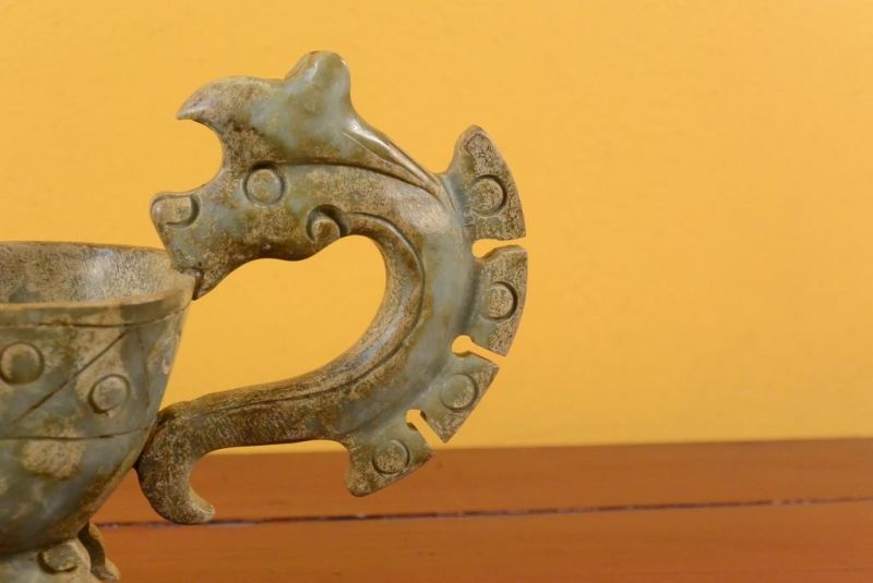 Cliquez sur la vignette pour agrandir et survolez la photo pour zoomer Verre chinois en jade véritable 2 3